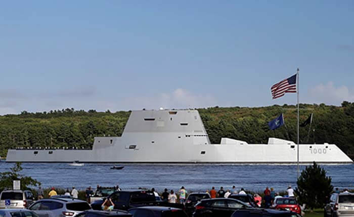 Самый дорогой эсминец ВМС США Zumwalt опять требует доработо